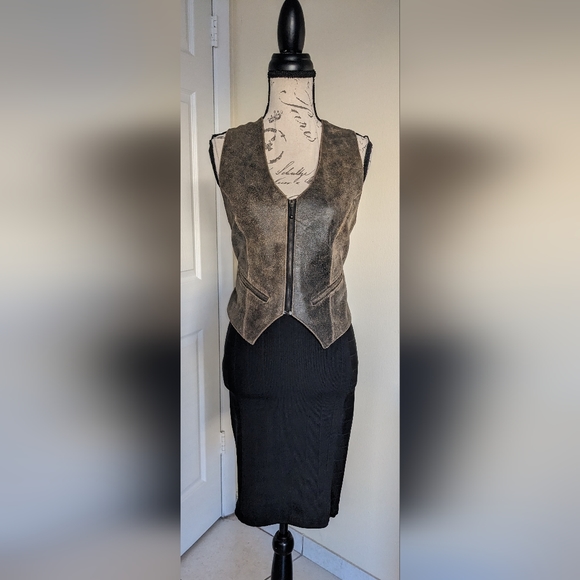 Zara Dresses & Skirts - NWT ZARA  Black Fitted Pencil Skirt Size Small